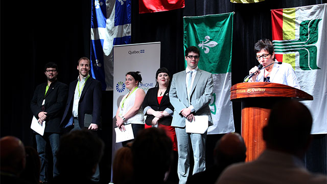 Québec, le 28 mai 2012. – Des jeunes viennent présenter un portrait de la francophonie canadienne.