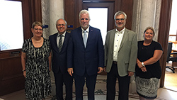 Un engagement pour le dialogue, la collaboration et des liens plus forts entre les Québécois et les communautés francophones et acadienne du Canada
